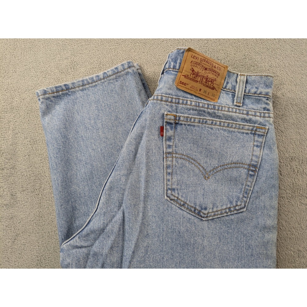 Vintage Levis 560 Loose Fit Tapered Leg Jeans Light Wash Made in USA Mens 36x30